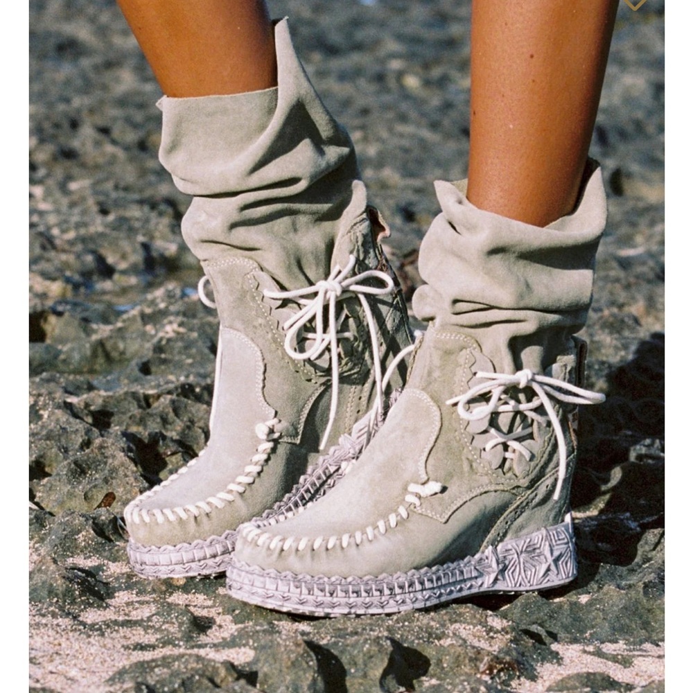 Elegant Lace-Up Suede Boots in Soft Green